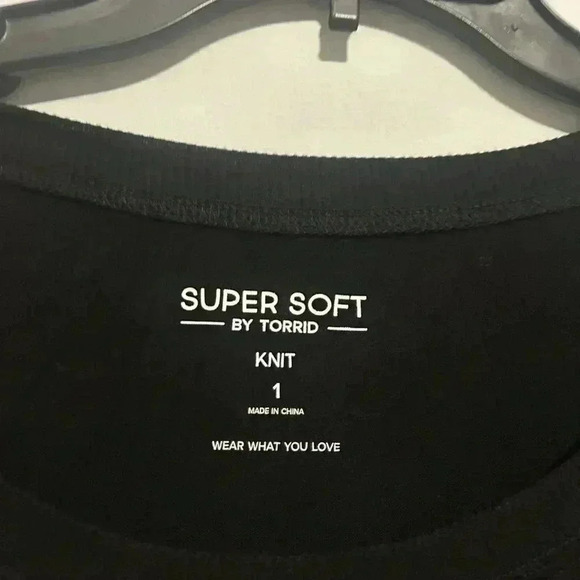 NWT TORRID Mini Super Soft Puff Sleeve Skater Dress black knit size 1X Plus - Picture 2 of 5